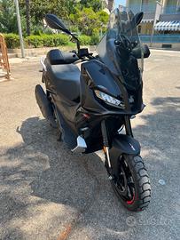 Aprilia SR GT 400