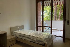 Camere in appartamento completamente ristrutturato