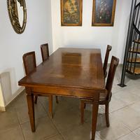 Tavolo antico intarsiato con sedie