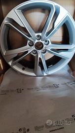 2 cerchi audi Q3 s-line 19" originali 