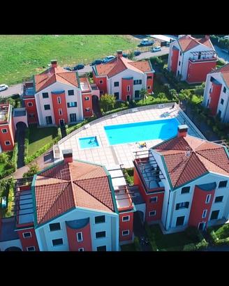 Trilocale con piscina vicino mare
