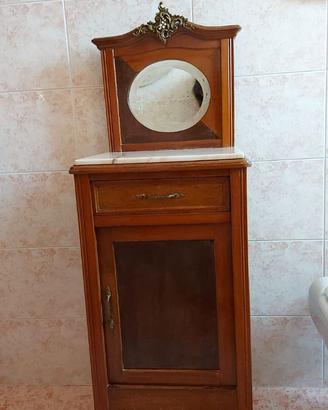 Comodino antico