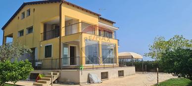 Villa o villino - Siracusa