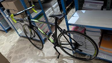 Bici da Corsa Montana Veloce - Telaio Alloy 6061