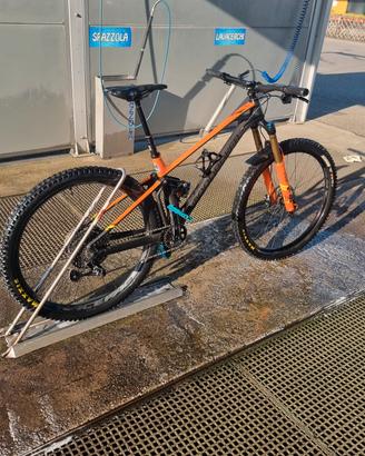 Mondraker foxy rr carbon full kashima