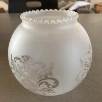 Paralume in vetro con decorazioni