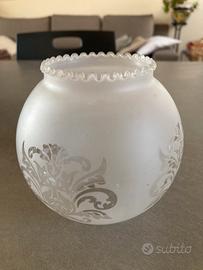 Paralume in vetro con decorazioni