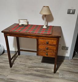 Scrivania/tavolo in legno vintage