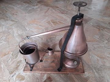 Alambicco portatile a serpentino su legno