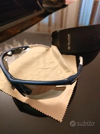 Occhiali da sole sportivi