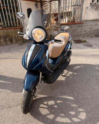 Beverly 125 tourer 2010