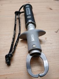fish grip 