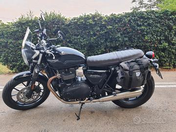 TRIUMPH STREET TWIN
