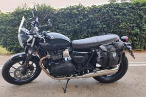 TRIUMPH STREET TWIN