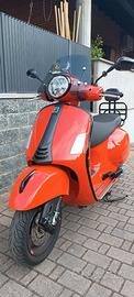 Vespa 300 GTS hpe - Super Sport - Arancio
