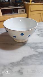 Una Ciotola o Tazza grande SC. RICHARD