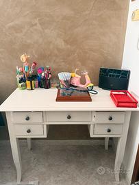 Scrivania in legno
