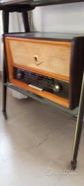 Radio radio d'epoca Minerva modello Gavia.