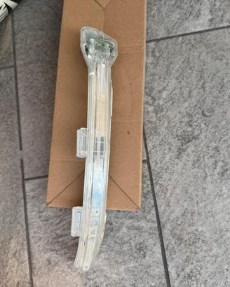 Coppia frecce specchietti originali VW Golf 7