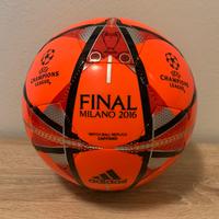 Pallone da calcio finale champions league 2016