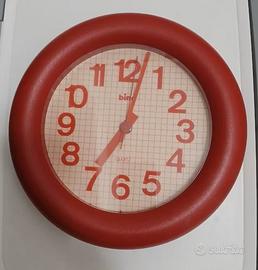 Orologio da parete BINO rosso, design LORENZ