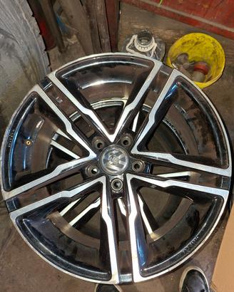 cechi da 18 pollici vw golf 