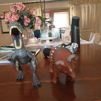 Dinosauri Jurassic World che fanno rumore.