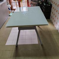 Tavolo in vetro temperato