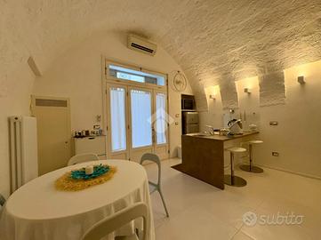 CASA INDIPENDENTE A POLIGNANO A MARE