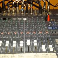 Mixer Yamaha MX12/4