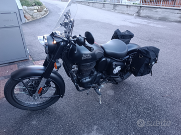 Royal Enfield Classic 350 dark
