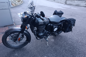 Royal Enfield Classic 350 dark