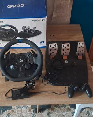 Logitech G923 Trueforce + Pedaliera per PS5 PS4 PC