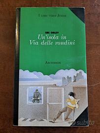 Libro Un' isola in via delle rondini