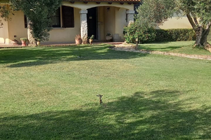 Villa con ampio giardino