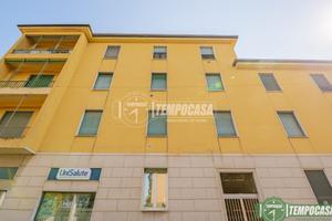 AMPIO TRE LOCALI IN MINI-PALAZZINA PIENO CENTRO, B