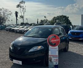 Lancia Ypsilon 1.2 69 CV 5 porte GPL Momo design