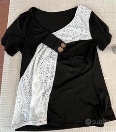 Maglietta nera con pizzo bianco e bottoni a cuore
