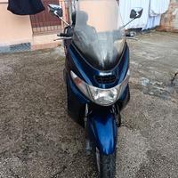 Suzuki Burgman 400 anno 2002  € 700
