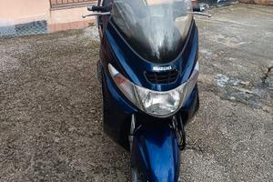 Suzuki Burgman 400 anno 2002  € 700