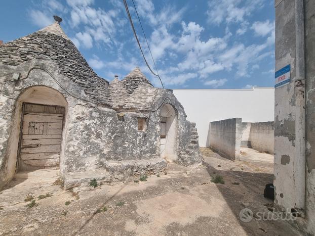 Suolo Edificabile con Trulli - Villa Castelli