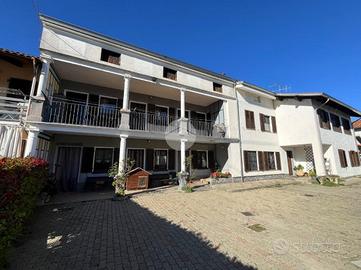 TRIFAMILIARE A IVREA