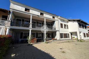 TRIFAMILIARE A IVREA