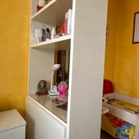 Libreria con piano scrittoio