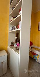 Libreria con piano scrittoio