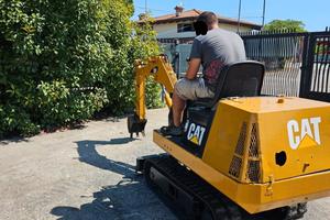 E246- Escavatore Caterpillar