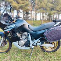  Honda Transalp 600V con Honda Shadow 