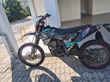 ktm 450  senza targa.