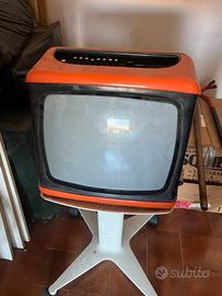 TV Vintage anni ’70/’80 – Arredamento Retrò
