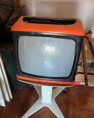 TV Vintage anni ’70/’80 – Arredamento Retrò